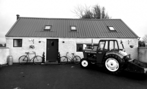 Kitty's Cottage - Horse and Jockey, Cashel